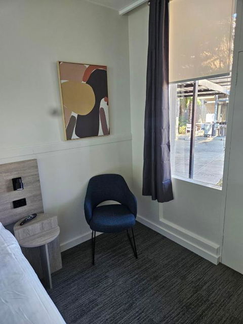 International Hotel Motel - Holiday Adelaide 3