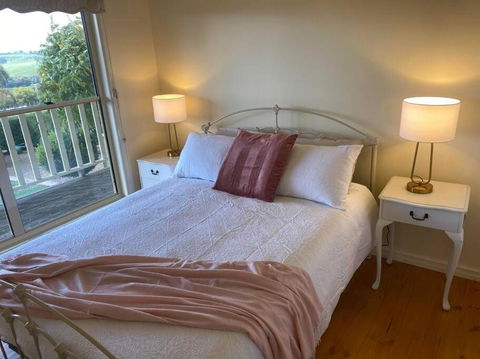 IRONBARK FARM Farmhouse On 52 Acres In The Scenic Yarra Valley - Holiday Adelaide 3