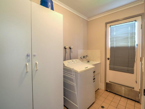 Affordable Holiday Home - Holiday Adelaide 2