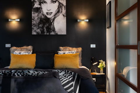 Ahimsa Hepburn - Holiday Adelaide 2