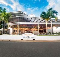 Airlie Beach Hotel - Holiday Adelaide