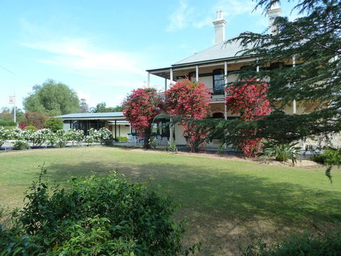 Airlie House Motor Inn - Holiday Adelaide 1