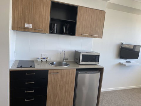 Airtrip Apartments On River Street, Mackay - Holiday Adelaide 1
