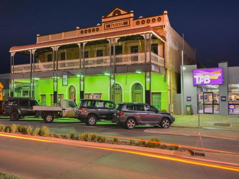 Albion Hotel - Holiday Adelaide 1
