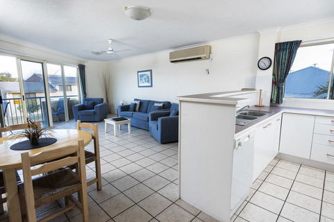 Alexander Beachfront Apartments - Holiday Adelaide 3