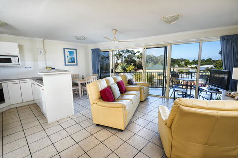 Alexander Beachfront Apartments - Holiday Adelaide 2