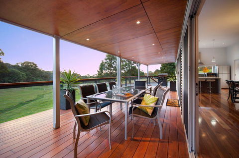 Alyonah Daylesford - Holiday Adelaide 3
