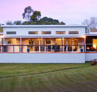 Alyonah Daylesford - Holiday Adelaide