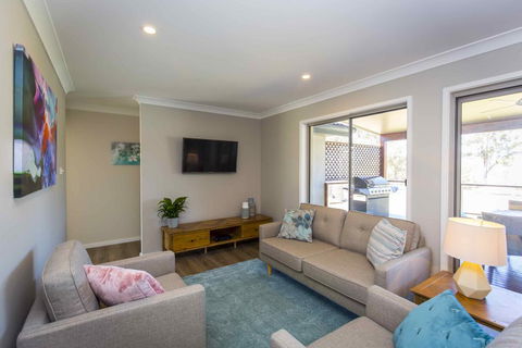 Amani - Holiday Adelaide 3