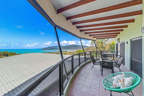 Ambience Of Airlie - Airlie Beach - Holiday Adelaide 3