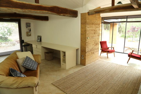 Anagama House & Studio - Holiday Adelaide 1