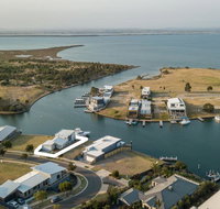 Anchored - Access to the Gippsland Lakes - Holiday Adelaide