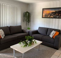 Andergrove Home with a Garden View-Wi-fi  Netflix