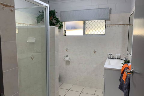 Andergrove Home With A Garden View-Wi-fi & Netflix - Holiday Adelaide 3