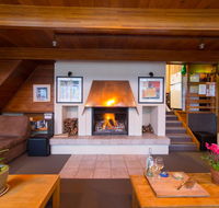 Aneeki Ski Lodge - Holiday Adelaide
