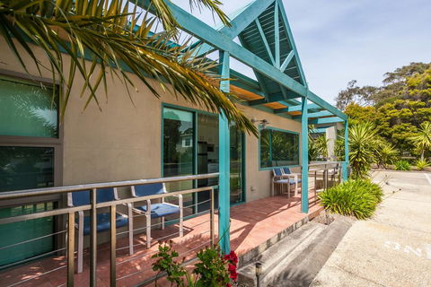Anglesea River Apartments - 2 Bed Unit 2/4 - Holiday Adelaide 0