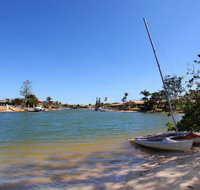 Anjuna 2 - 2 BDRM Budget Stay on Canal - Holiday Adelaide