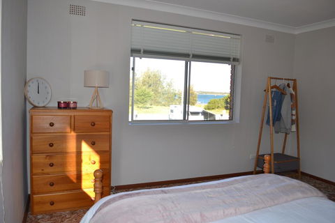 Apartment With Sweeping View Of The Bay, 2 Bedrooms, Sleeps 5 - Holiday Adelaide 2