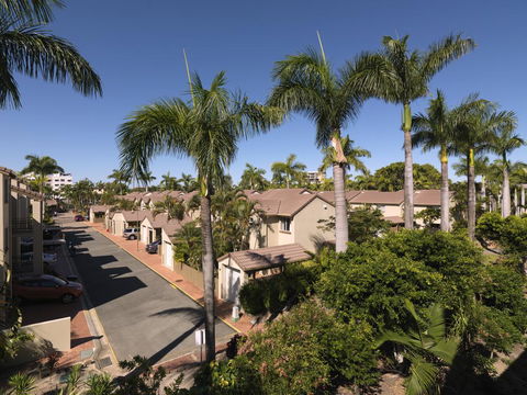 Apartments @ 2 Landsborough - Holiday Adelaide 1