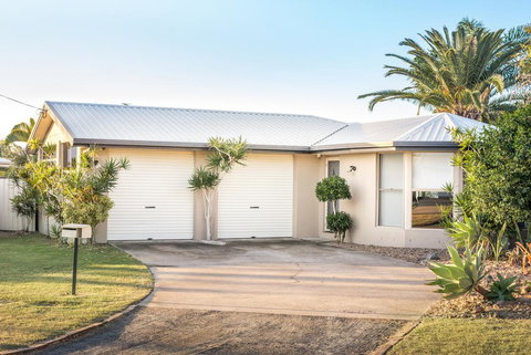 Apurla Hervey Bay - Located At The Point - Holiday Adelaide 2