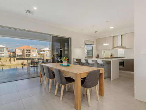 Aqua Vista - Holiday Adelaide 3