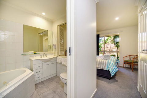 Aqualuna Beach Resort - Unit 25 - Holiday Adelaide 1