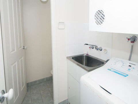 Aquarius Apartment 3 - Holiday Adelaide 1