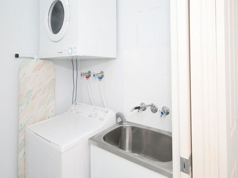 Aquarius Apartment 4 - Holiday Adelaide 1