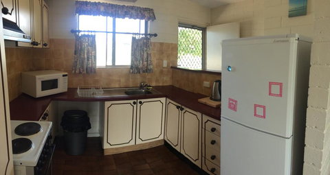 Aquarius Holiday Apartments - Holiday Adelaide 1