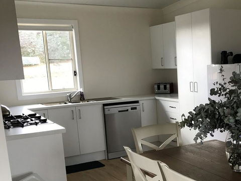 Arcadian Cabin - Southern Highlands River Retreat - Holiday Adelaide 1