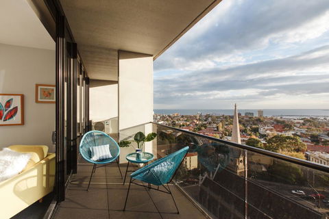 Ascent Apartment With Ocean Views By Ready Set Host - Holiday Adelaide 1