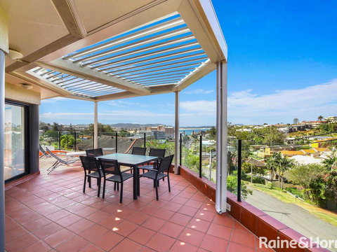 Ash Sienna - 2/49 Ash Street, Terrigal - Holiday Adelaide 1
