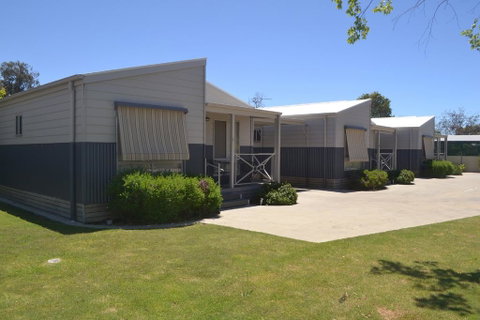Ashleigh Court Motor Inn - Holiday Adelaide 1