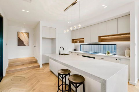 Luxurious Getaway For Big Groups - Holiday Adelaide 3