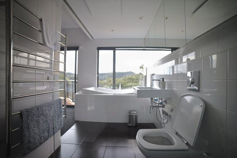 Luxurious, Tranquil And Private - Holiday Adelaide 3