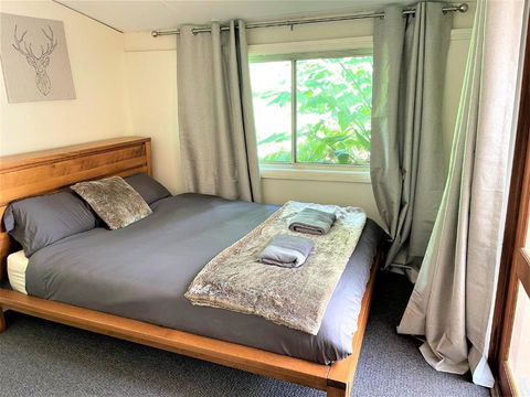 Luxury Mountain Retreat With Gym, Heated Private Pool & Bush Views - Holiday Adelaide 3