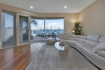 Marina House Next To Beach with Holiday Adelaide