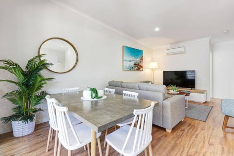 MARJ12- Stylish And Spacious - Holiday Adelaide 3