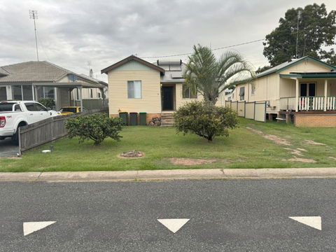 Massive 3 Bedroom Home With Backyard - Holiday Adelaide 3