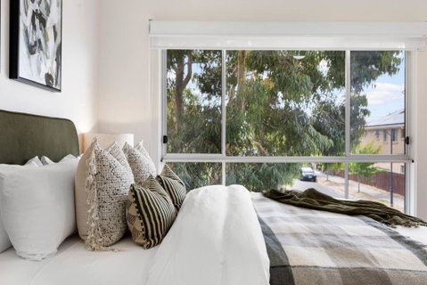 Mawson Lakes Retreat - 3BR, Wifi, Parking - Holiday Adelaide 2