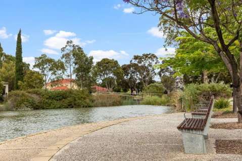 Mawson Lakes Retreat - 3BR, Wifi, Parking - Holiday Adelaide 3