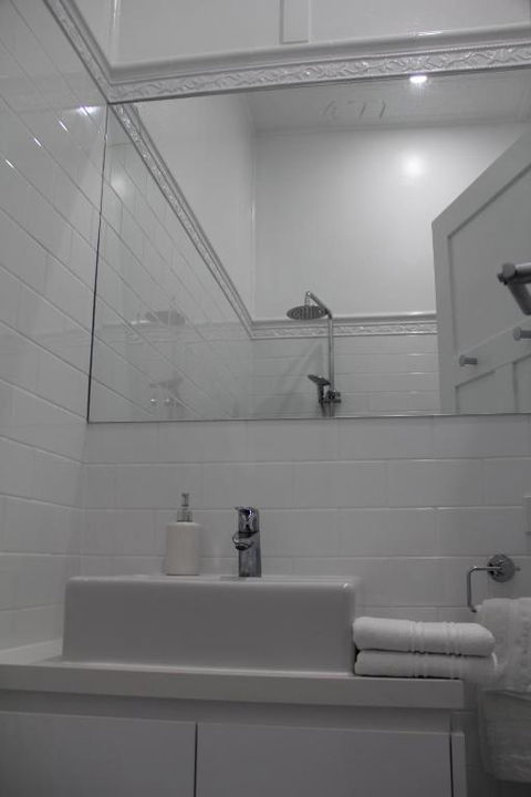 Mentor Chambers Apartment Bed & Breakfast - Holiday Adelaide 3