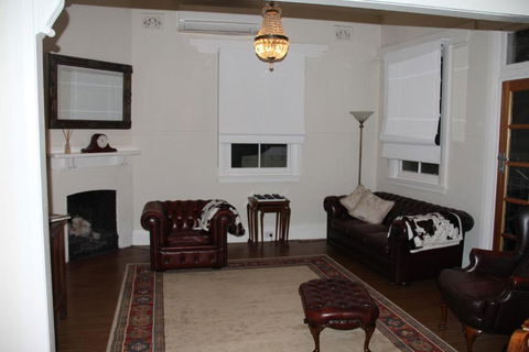 Mentor Chambers Apartment Bed & Breakfast - Holiday Adelaide 2