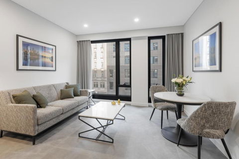 Meriton Suites Melbourne - Holiday Adelaide 0