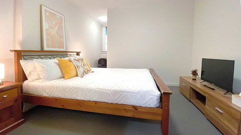 MetaWise 2BR Apartment In Heart Of Hurlstone Park - Holiday Adelaide 3