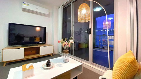 MetaWise 2BR Apartment In Heart Of Hurlstone Park - Holiday Adelaide 1