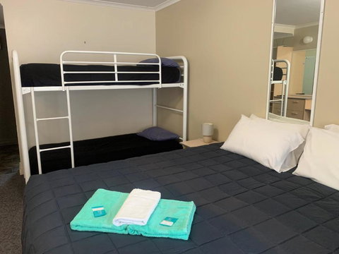 Mid Coast Motor Inn - Holiday Adelaide 1
