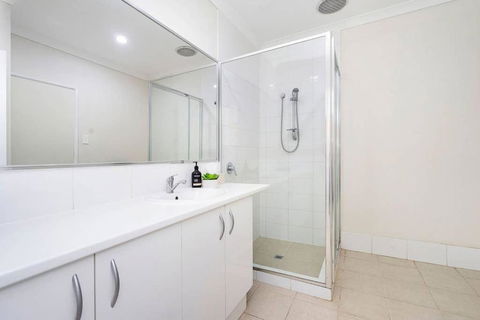 Modern Midland Retreat 2br 1 Bth - Holiday Adelaide 2