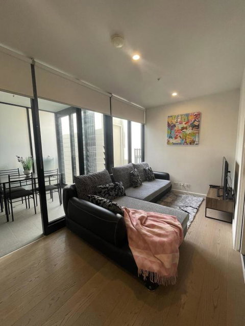 Modern 1BD Apt W Free Parking In Central Brunswick - Holiday Adelaide 2