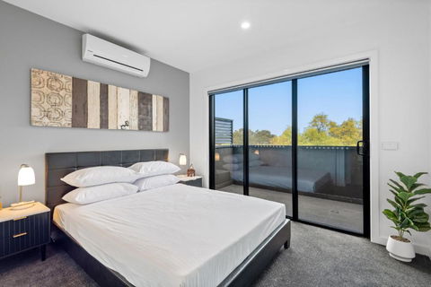 Modern 2-Bed Home In Brunswick With Courtyard - Holiday Adelaide 1